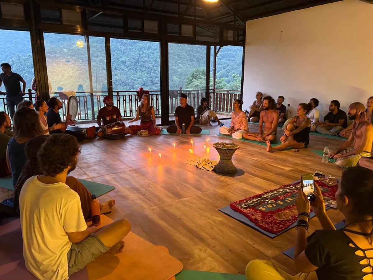 Green Hills Yoga Retreat โพคารา ภายนอก รูปภาพ