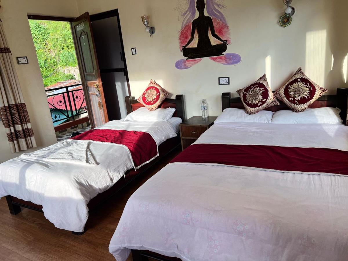 Green Hills Yoga Retreat โพคารา ภายนอก รูปภาพ