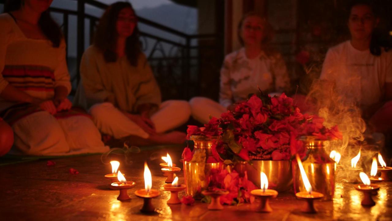 Green Hills Yoga Retreat โพคารา ภายนอก รูปภาพ