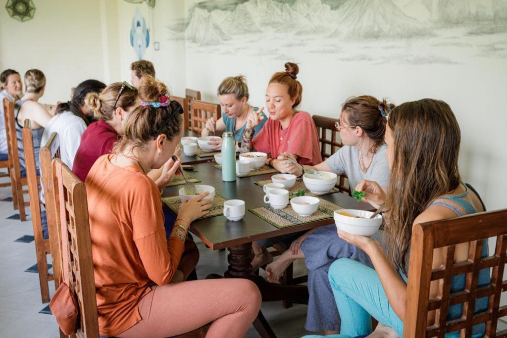 Green Hills Yoga Retreat โพคารา ภายนอก รูปภาพ
